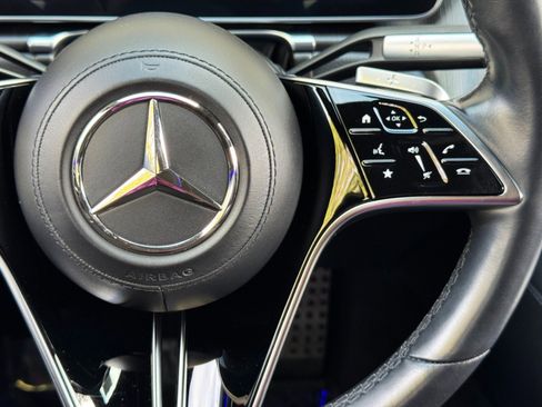 Used 2022 Mercedes-Benz S 500 4MATIC w/ AMG Line Package image 25