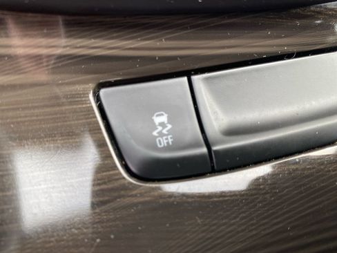 Used 2019 Buick Envision Premium AWD/4WD image 41