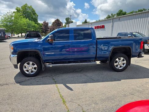 Used 2017 GMC Sierra 2500 SLE w/ SLE Fleet Preferred Package AWD/4WD image 5