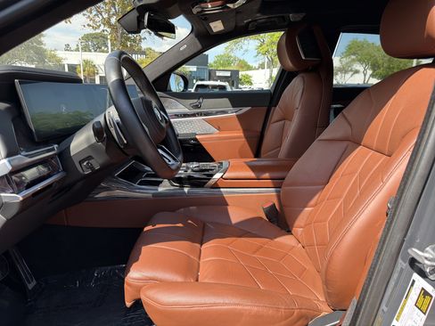 Used 2023 BMW 760i xDrive w/ Executive Package image 16
