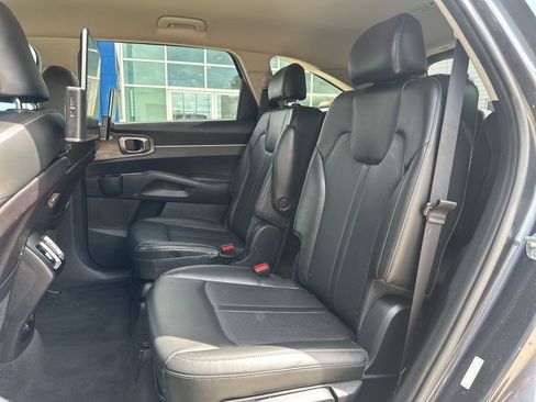 Used 2021 Kia Sorento EX AWD/4WD image 13