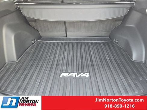 Used 2025 Toyota RAV4 XLE FWD image 34