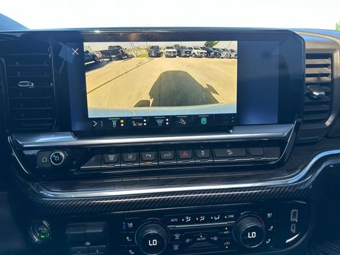 Used 2024 Chevrolet Silverado 2500 LTZ w/ LTZ Convenience Package AWD/4WD image 25
