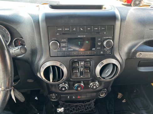 Used 2015 Jeep Wrangler Unlimited Sport w/ Power Convenience Group AWD/4WD image 36