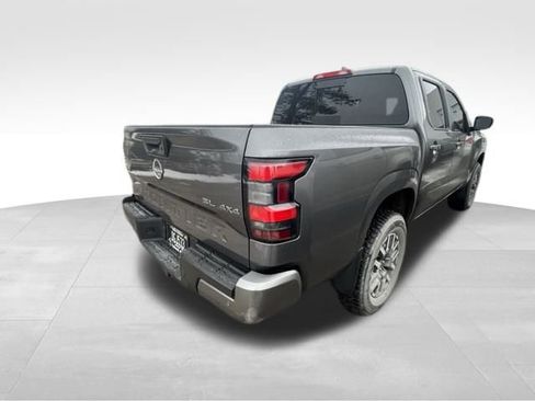 Used 2024 Nissan Frontier SL w/ Technology Package image 9