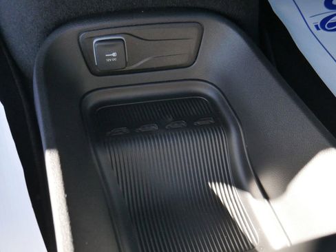 New 2026 Chrysler Pacifica Select FWD image 36