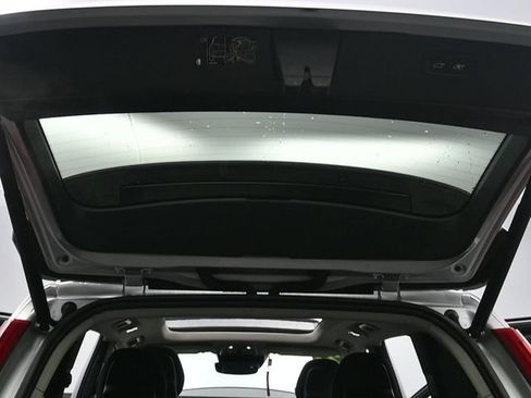 Used 2021 Volvo XC90 T6 Momentum image 14
