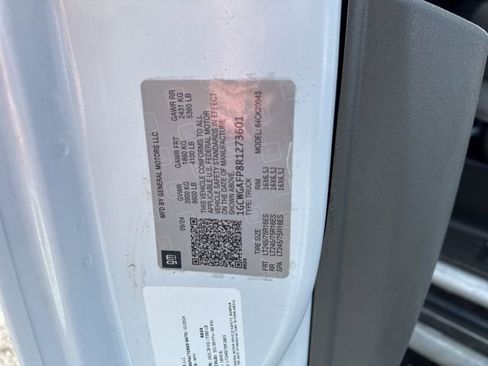 Used 2024 Chevrolet Express 2500 w/ Driver Convenience Package RWD image 25