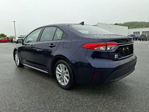 Used 2025 Toyota Corolla LE w/ LE Premium Package FWD image 4