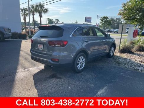 Used 2020 Kia Sorento LX w/ LX I4 Convenience Package AWD/4WD image 3