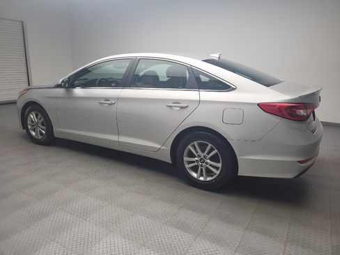 Used 2017 Hyundai Sonata SE FWD image 3