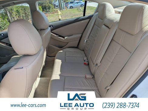 Used 2011 Nissan Altima 3.5 SR w/ 3.5SR Premium Pkg image 10