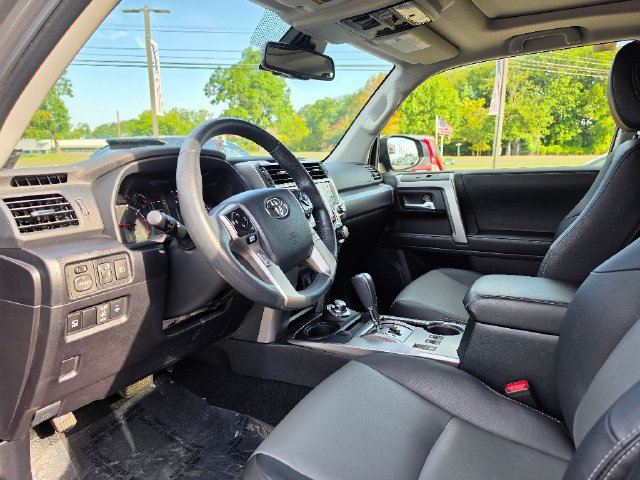 Used 2024 Toyota 4Runner SR5 Premium w/ Moonroof Package AWD/4WD image 20