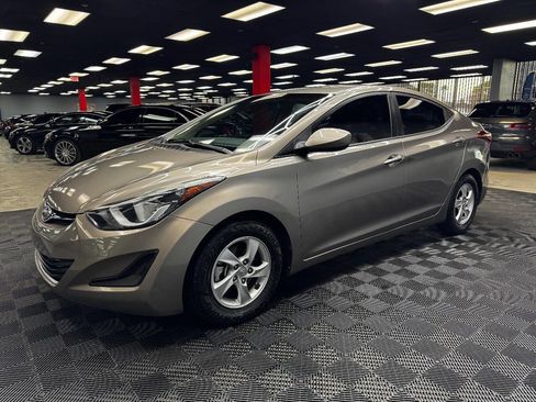 Used 2014 Hyundai Elantra SE image 7