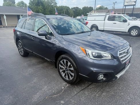 Used 2017 Subaru Outback 2.5i Limited AWD/4WD image 4
