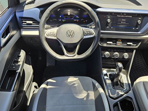 Used 2023 Volkswagen Taos SE w/ Black Wheel Package FWD image 17