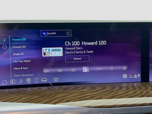 Used 2025 Cadillac Escalade Sport Platinum w/ LPO, ONYX Package image 15