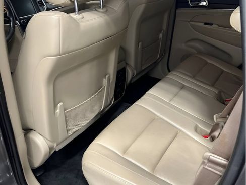 Used 2015 Jeep Grand Cherokee Limited w/ Luxury Group II AWD/4WD image 11