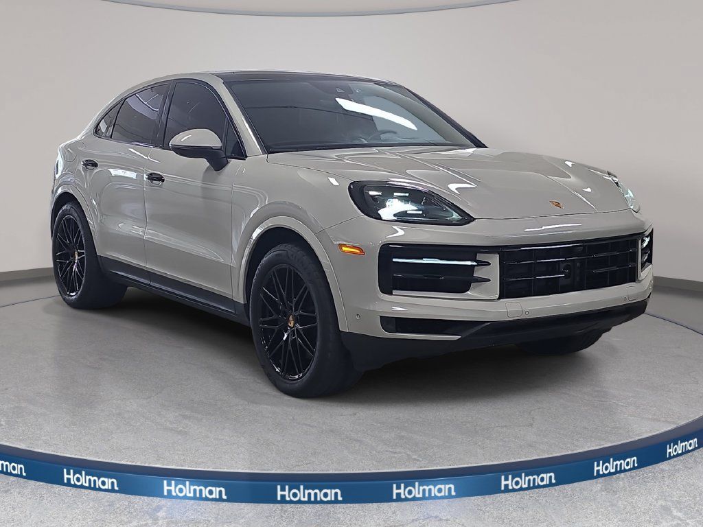 Used 2024 Porsche Cayenne Coupe AWD/4WD image 4