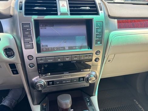 Used 2017 Lexus GX 460 Premium w/ Premium Package AWD/4WD image 18