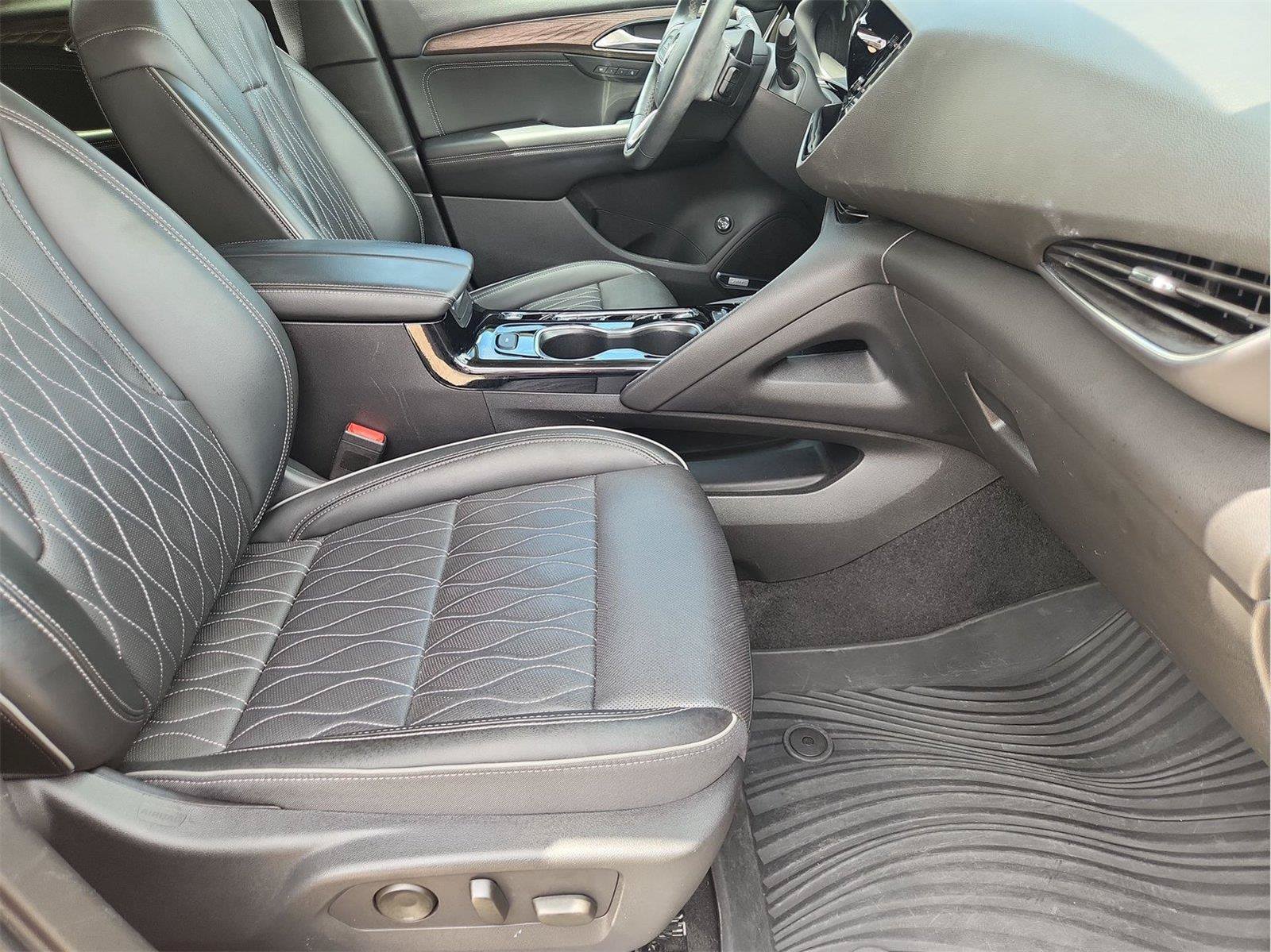 Certified 2022 Buick Envision Avenir w/ Technology Package II FWD image 29