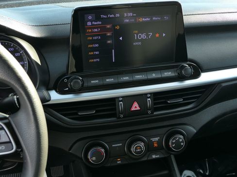 Used 2022 Kia Forte LXS image 19