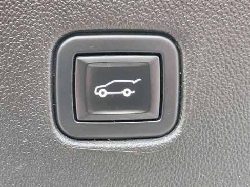 Used 2020 Chevrolet Blazer LT FWD image 16