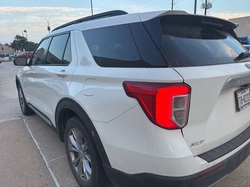 Used 2023 Ford Explorer XLT w/ Equipment Group 202A RWD image 5