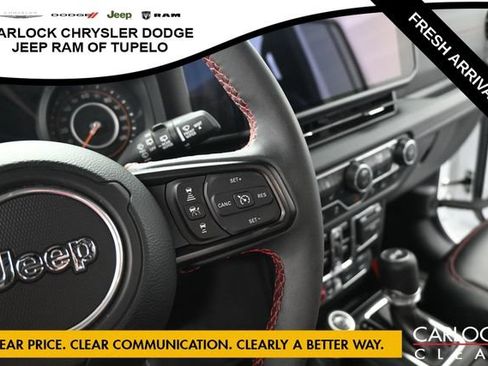 Used 2024 Jeep Wrangler Unlimited Rubicon AWD/4WD image 19