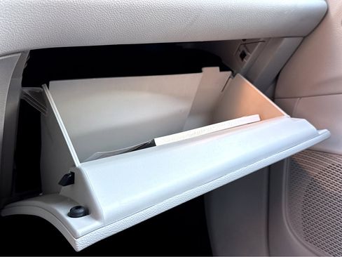 Used 2022 Chrysler Pacifica Touring-L image 19