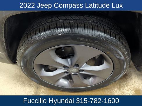 Used 2022 Jeep Compass Latitude w/ Sun and Sound Group image 28