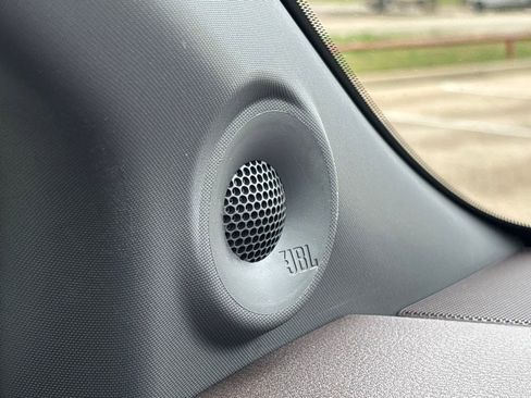 Used 2023 Toyota Sienna Platinum image 28