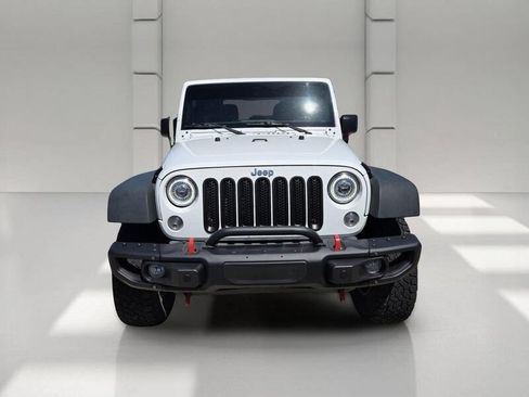 Used 2015 Jeep Wrangler Unlimited Rubicon w/ Connectivity Group AWD/4WD image 8