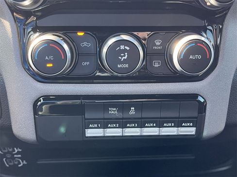 Used 2024 RAM 2500 Tradesman w/ Chrome Appearance Group image 21