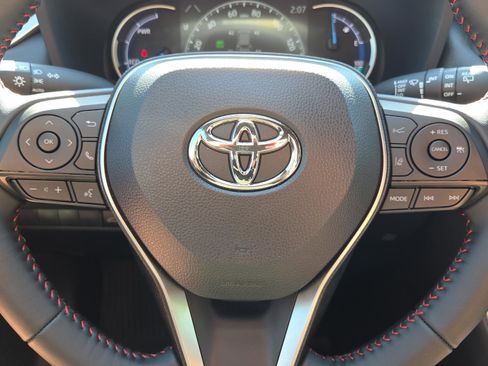 Certified 2025 Toyota RAV4 SE image 35