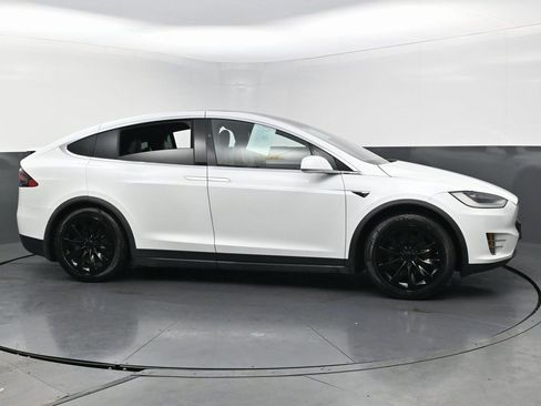 Used 2020 Tesla Model X Long Range image 5