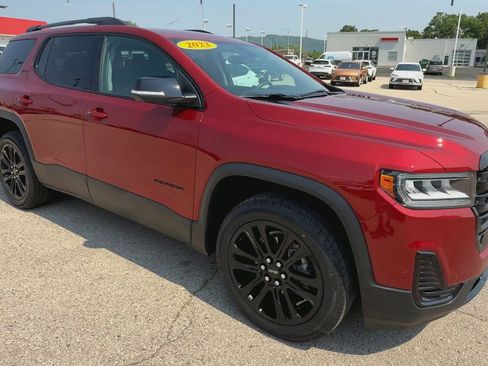 Used 2023 GMC Acadia SLE w/ Driver Convenience Package image 2