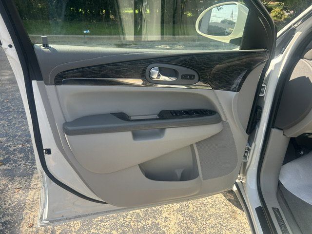 Used 2014 Buick Enclave Leather FWD image 17