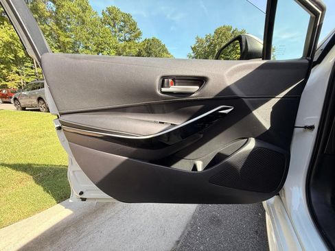 Used 2019 Toyota Corolla XSE FWD image 16