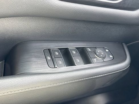 Used 2025 Nissan Armada SV RWD image 10