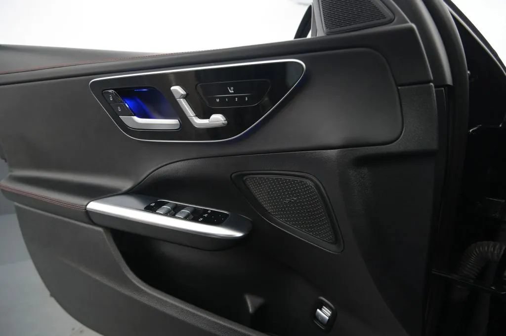 Used 2023 Mercedes-Benz C 43 AMG 4MATIC Sedan image 33