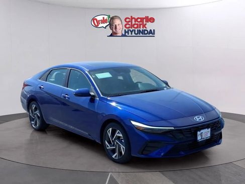 New 2026 Hyundai Elantra Limited FWD image 7