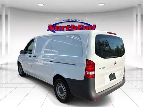 Used 2022 Mercedes-Benz Metris image 5