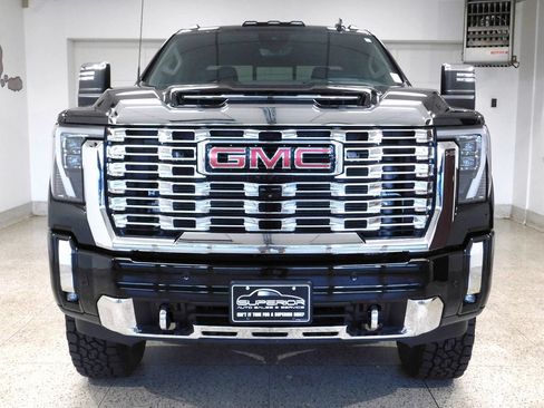 Used 2025 GMC Sierra 3500 Denali w/ Denali Reserve Package AWD/4WD image 2