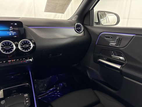 Used 2023 Mercedes-Benz GLA 250 4MATIC w/ Premium Package image 30