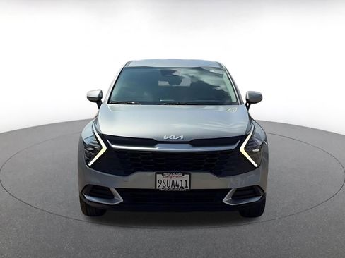 Used 2025 Kia Sportage LX image 3