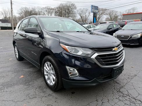 Used 2021 Chevrolet Equinox LS image 1