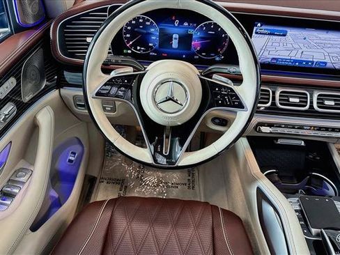 Used 2024 Mercedes-Benz Maybach GLS 600 4MATIC image 21