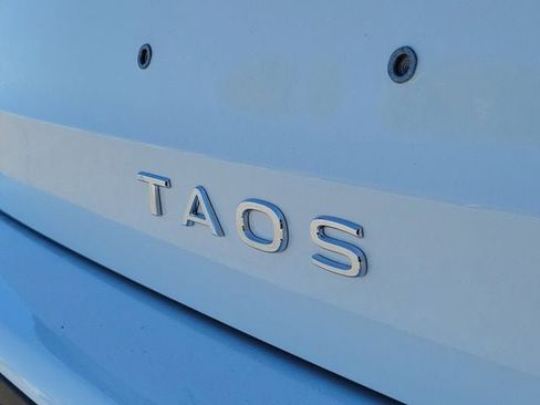 New 2026 Volkswagen Taos SE FWD image 6