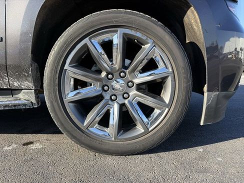 Used 2017 Chevrolet Suburban Premier image 6